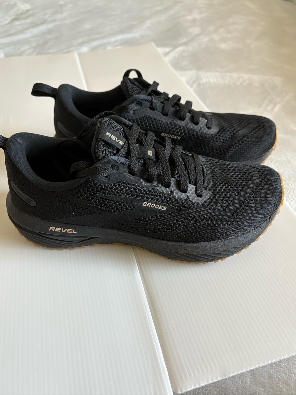 Brooks Revel Women Running Shoes - Black with Gum Outsole
